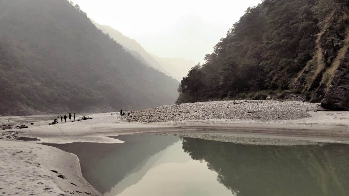 rishikesh-ganga-mountains